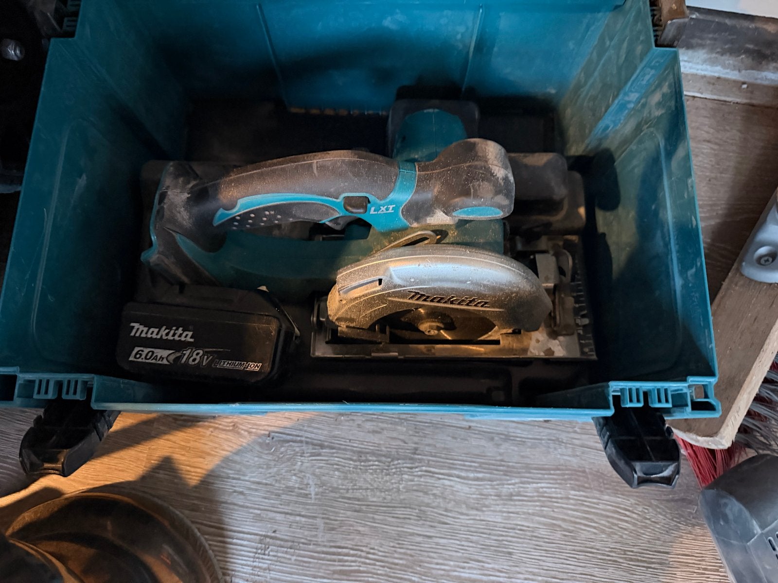 Goed werkend Makita gereedschap set met accu's en lader, Ophalen, Gebruikt, Cirkelzaag