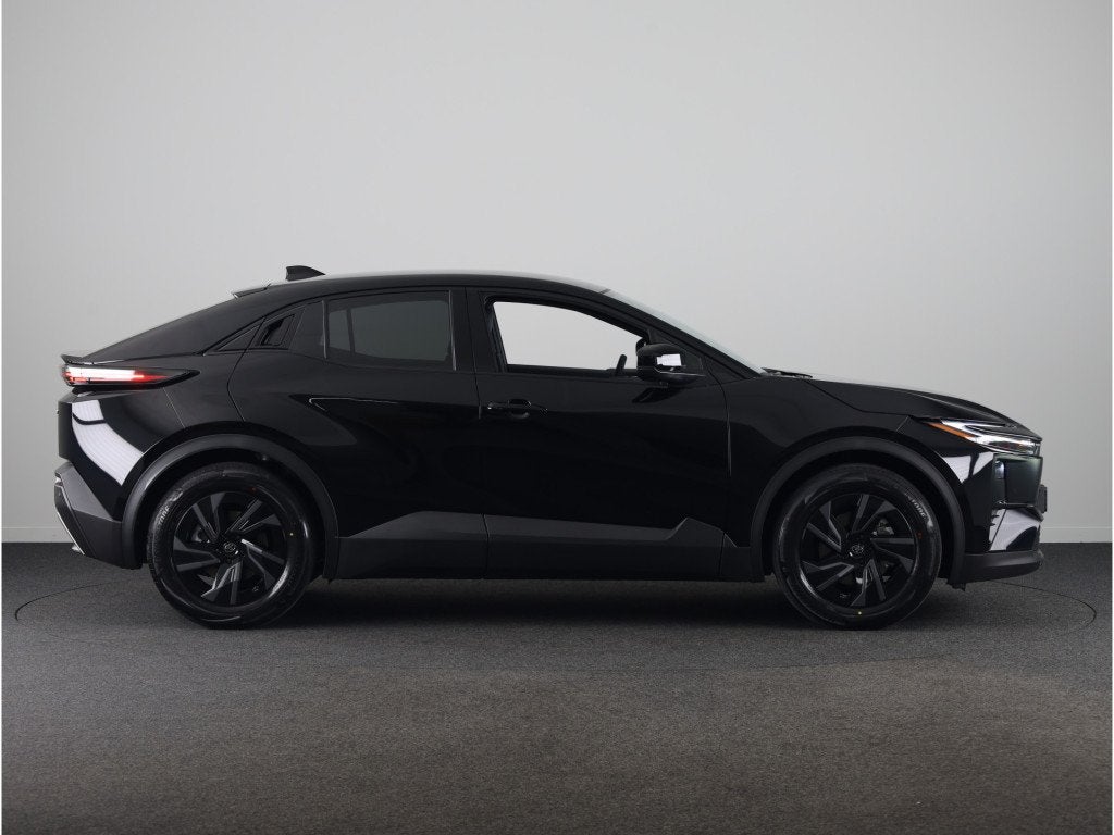 Toyota C-HR+ First Edition 77 kWh *EV - Deal* € 4.000,- vo, Auto's, Toyota, 12 maanden, Stof, 24 min, Zwart