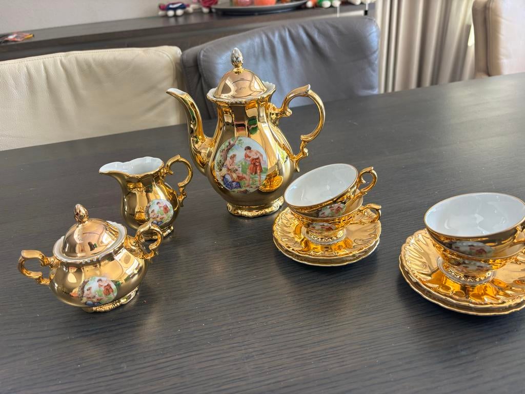 Vintage kop en schotels, Ophalen