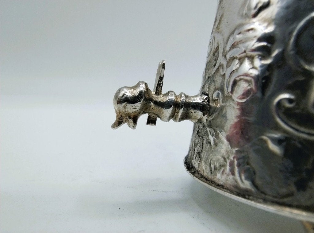 Zilveren miniatuur koffiekan met kraantje, H. Hooijkaas,, Verzenden, Zilver