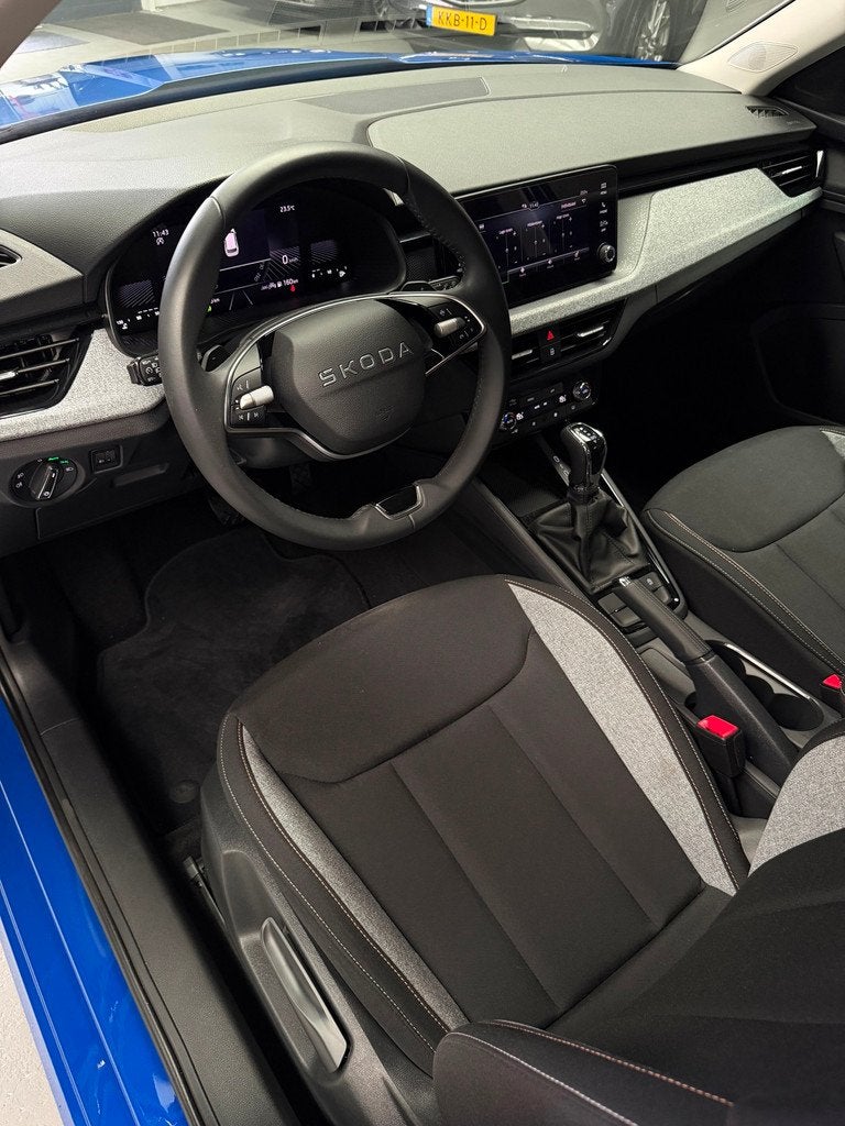 Skoda Kamiq 1.0 TSI Edition CarPlay Automaat, Auto's, Skoda, Stof, Gebruikt, Zwart, Met garantie (alle)