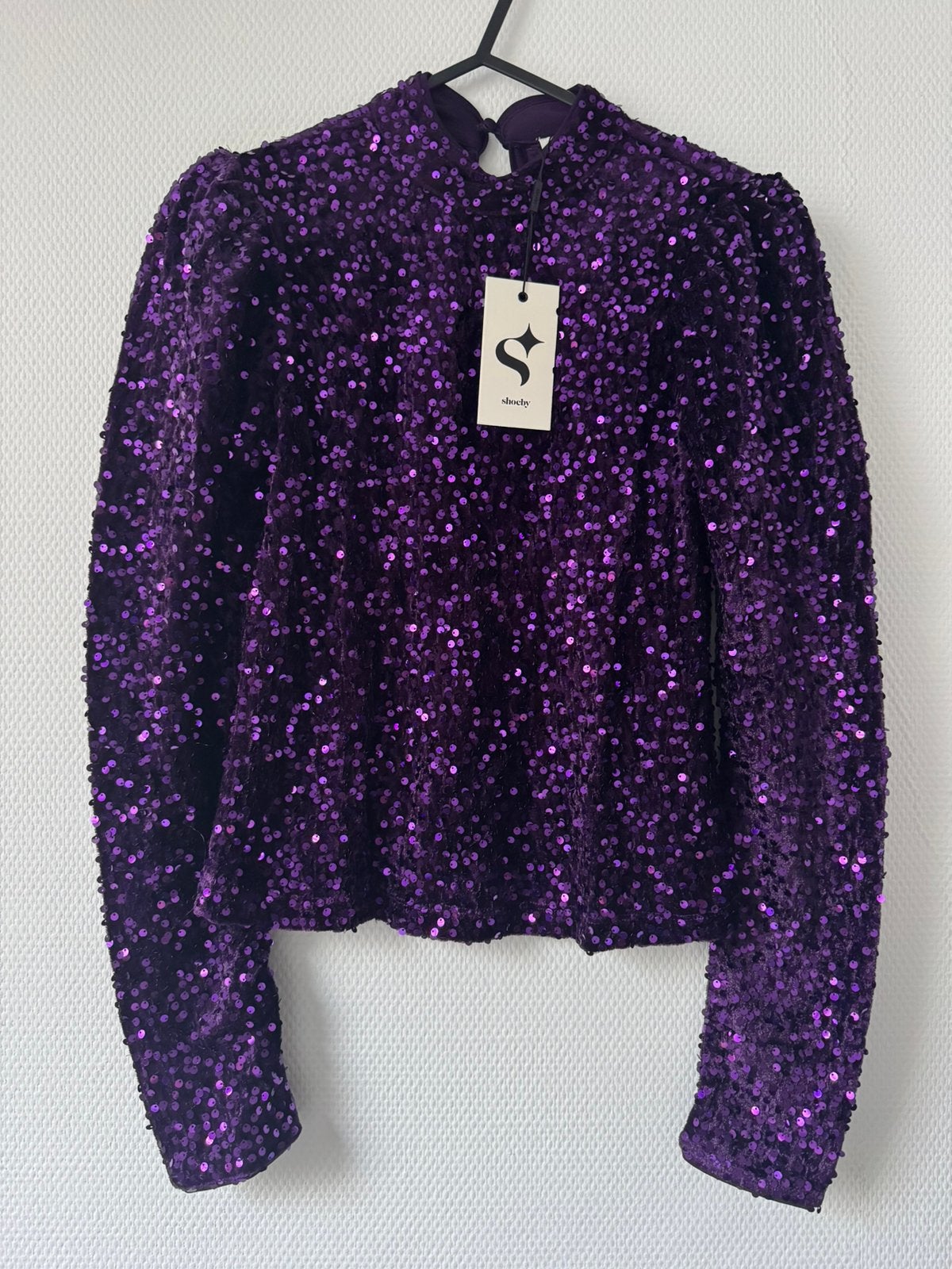 Shoeby velours pailletten top longsleeve paars XS, Kleding | Dames, Verzenden, Paars, Nieuw, Lange mouw