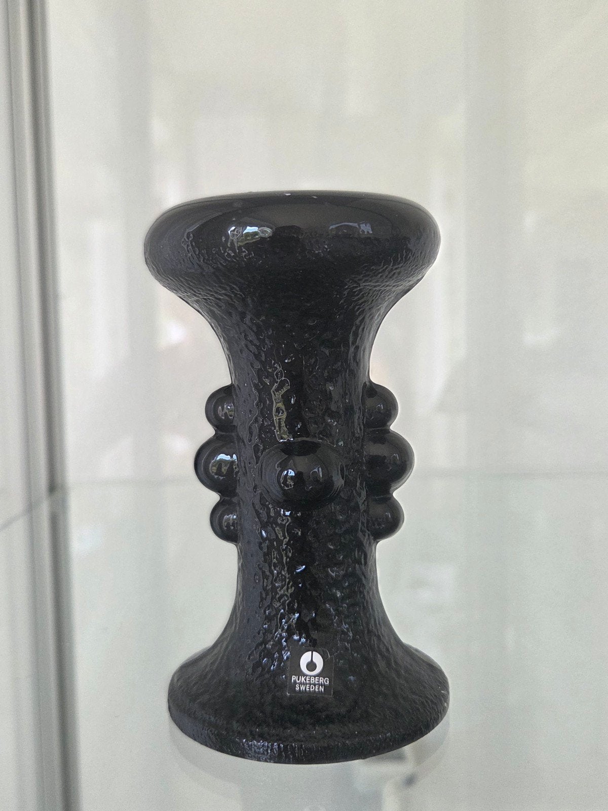Vintage Pukeberg Zweden Kandelaar Zwart Glas, Antiek en Kunst, Ophalen, Glas