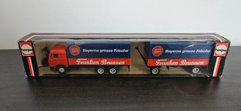 Herpa Mercedes-Benz vrachtwagen  'Franken Brunnen', Hobby en Vrije tijd, Verzenden, Zo goed als nieuw, Bus of Vrachtwagen, Herpa