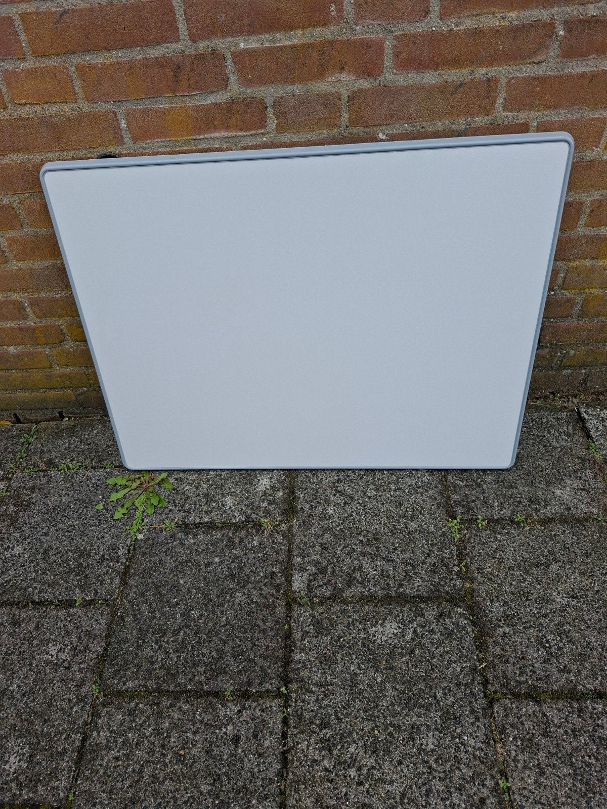 Camping tafel, lichtgrijs 80/60, Caravans en Kamperen, Ophalen, Zo goed als nieuw