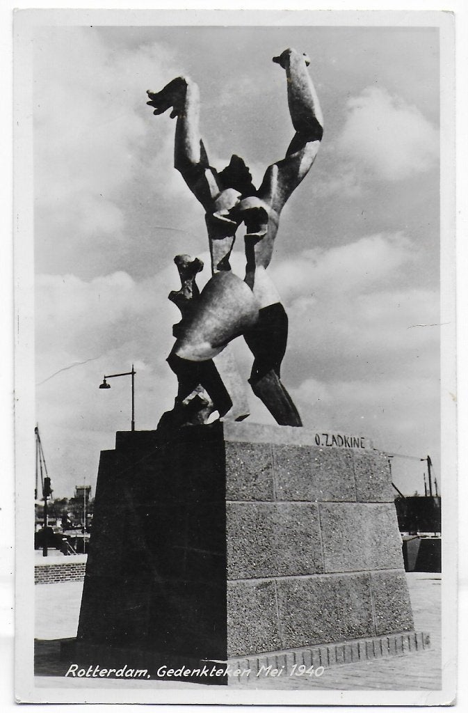 Rotterdam gedenkteken Mei 1940 Oude Ansichtkaart ( B5483), Verzamelen, Ansichtkaarten | Nederland, Ophalen of Verzenden, 1940 tot 1960