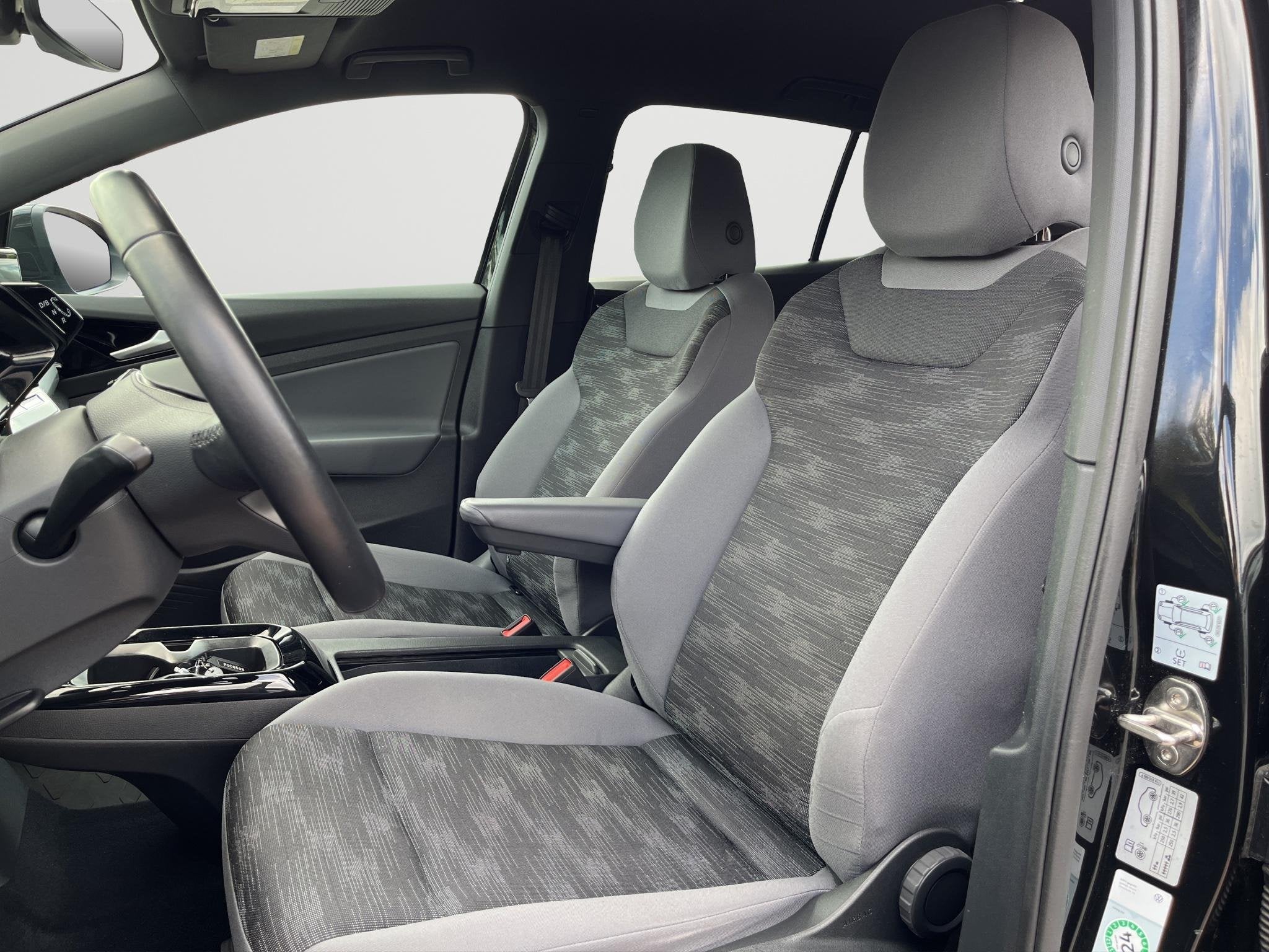 Volkswagen ID.4 Pro 77 kWh | Trekhaak | Clima | Stoelverwarm, Auto's, Automaat, Gebruikt, Zwart, 38 min