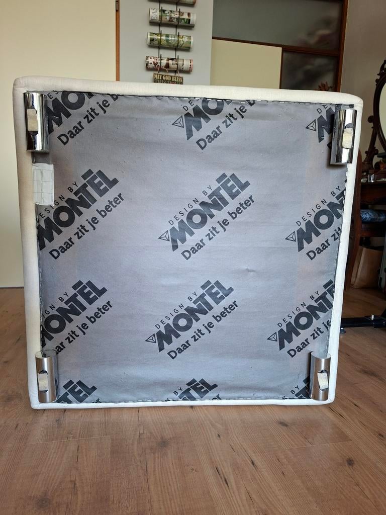 Hocker/poef Montél, Ophalen