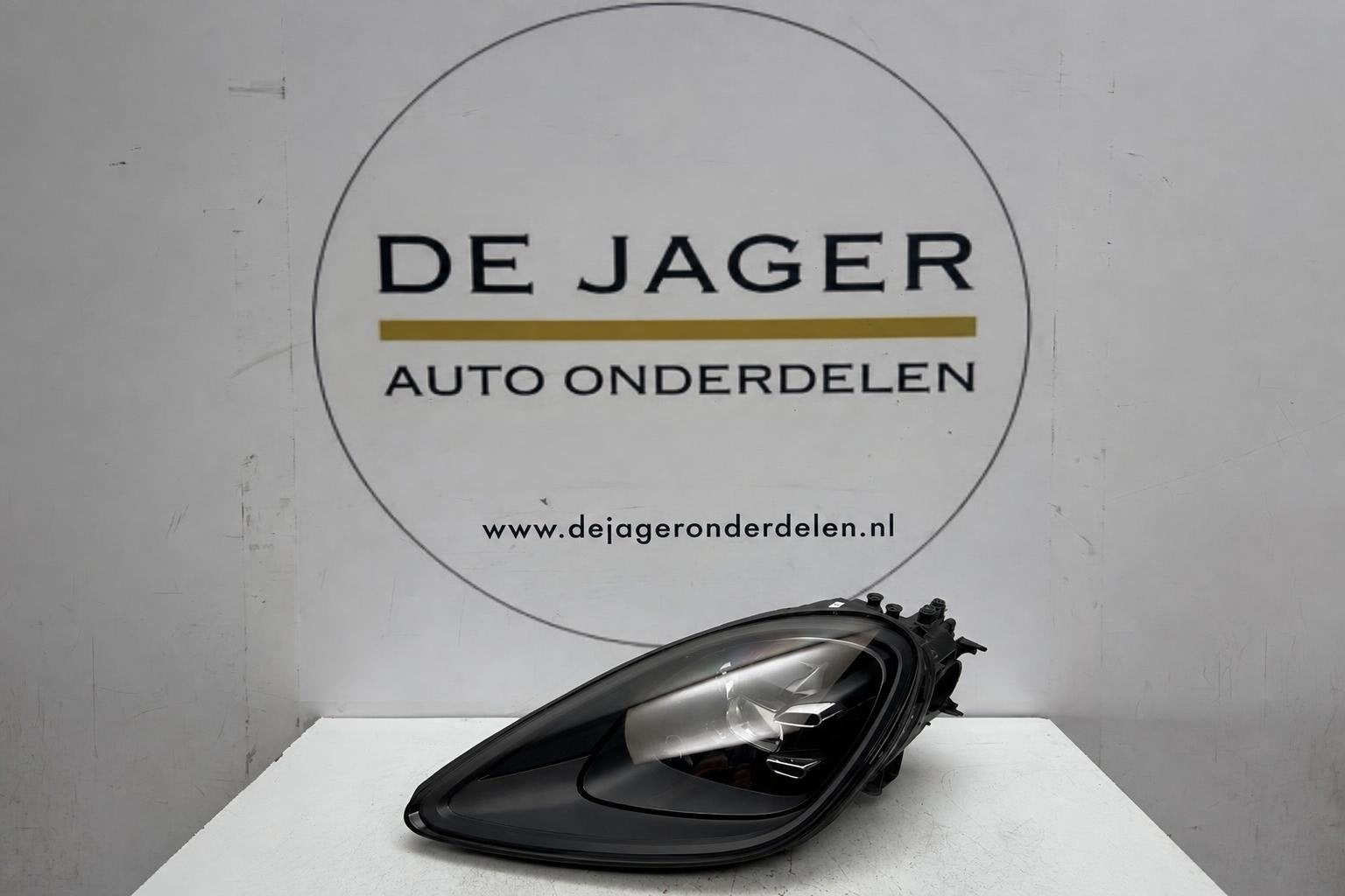 Porsche Cayenne 9Y0 Full LED koplamp links 9Y0941031Q, Auto-onderdelen, Gebruikt, Porscheplatz 1
70435  Stuttgart, DE, Porsche