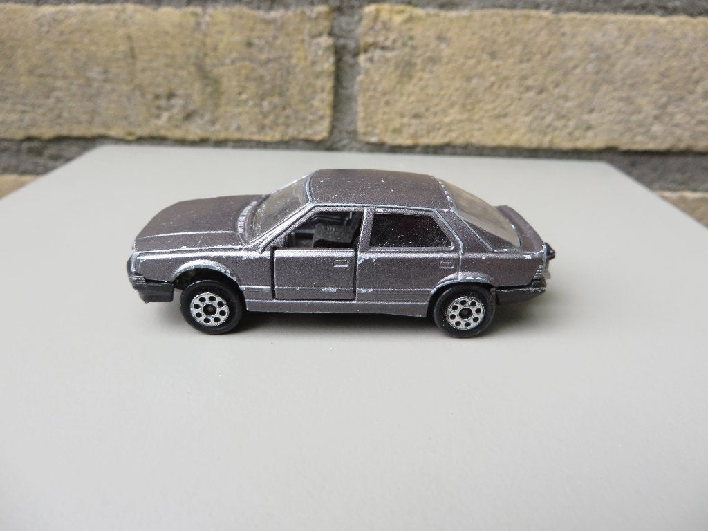 Majorette Renault 25 donkergrijs, Hobby en Vrije tijd, Modelauto's | Overige schalen, Ophalen of Verzenden, Gebruikt, Auto
