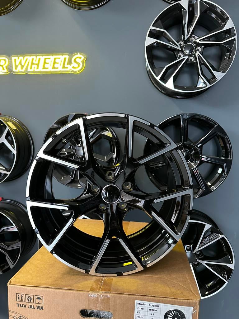 5x112 18INCH AUDI RS LOOK SPORTVELGEN! A4 A5 A6 Q2 Q3 GOLF, Auto-onderdelen, 18 inch, Velg(en), W, R
