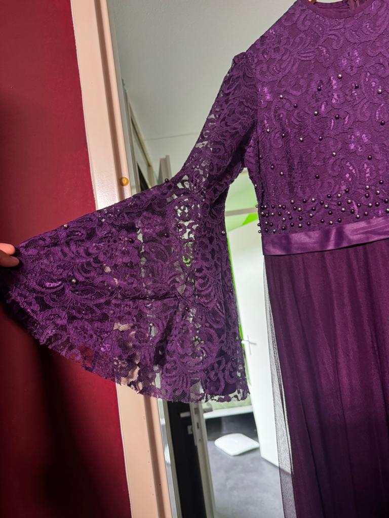 Elegante paarse kanten jurk, Ophalen of Verzenden, Zo goed als nieuw, Paars, Galajurk