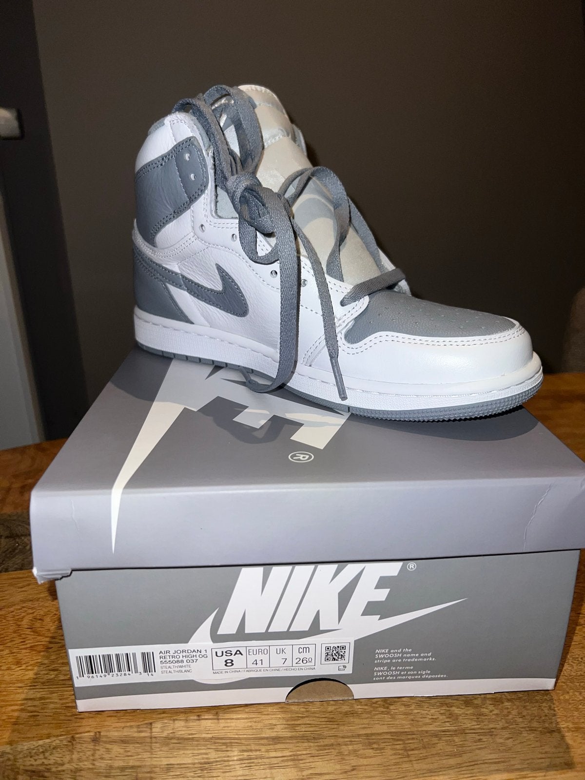 Nike Air Jordan 1 Retro High OG - Maat 41, Kleding | Heren, Ophalen of Verzenden, Nieuw, Wit, Sneakers of Gympen