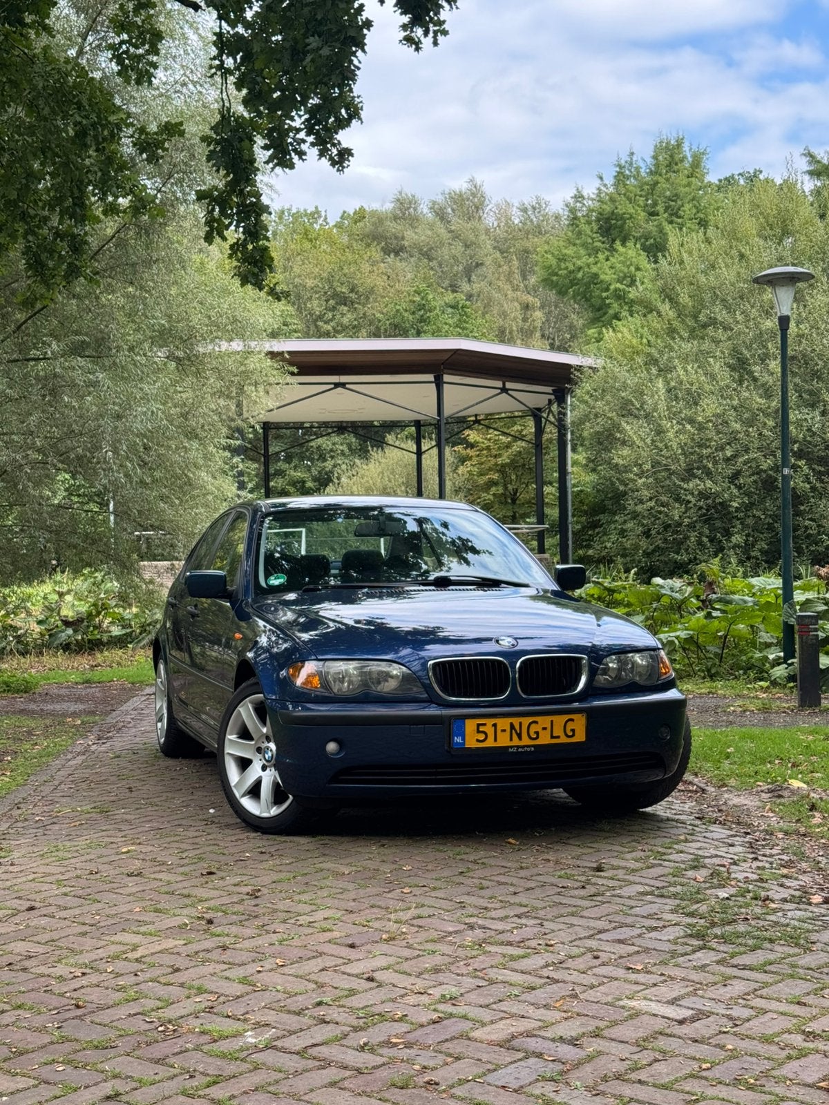 BMW e46 blauw hele nette staat, Auto's, Achterwielaandrijving, 1250 kg, Zwart, 4 cilinders