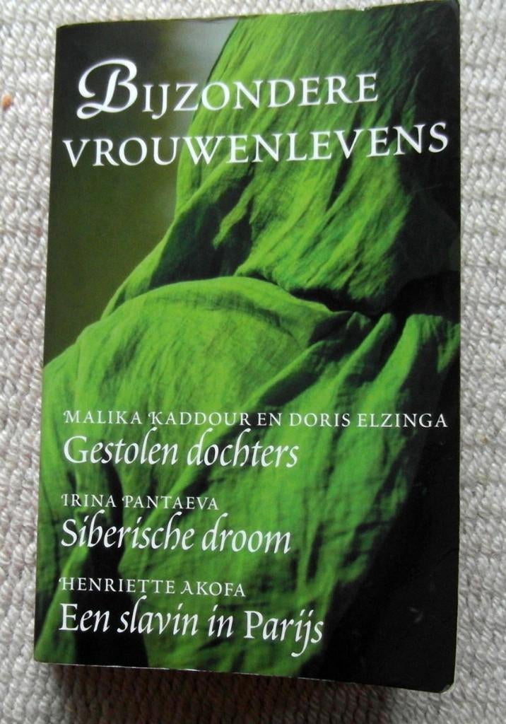  Bijzondere vrouwenlevens [ 3 romans], Boeken, Romans, Zo goed als nieuw, Ophalen of Verzenden