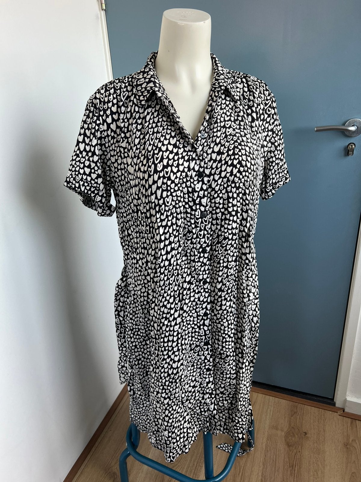 Fabiene chapot zwart wit hartjes jurkje 38 boyfriend dress, Maat 38/40 (M), Zwart, Ophalen of Verzenden, Zo goed als nieuw
