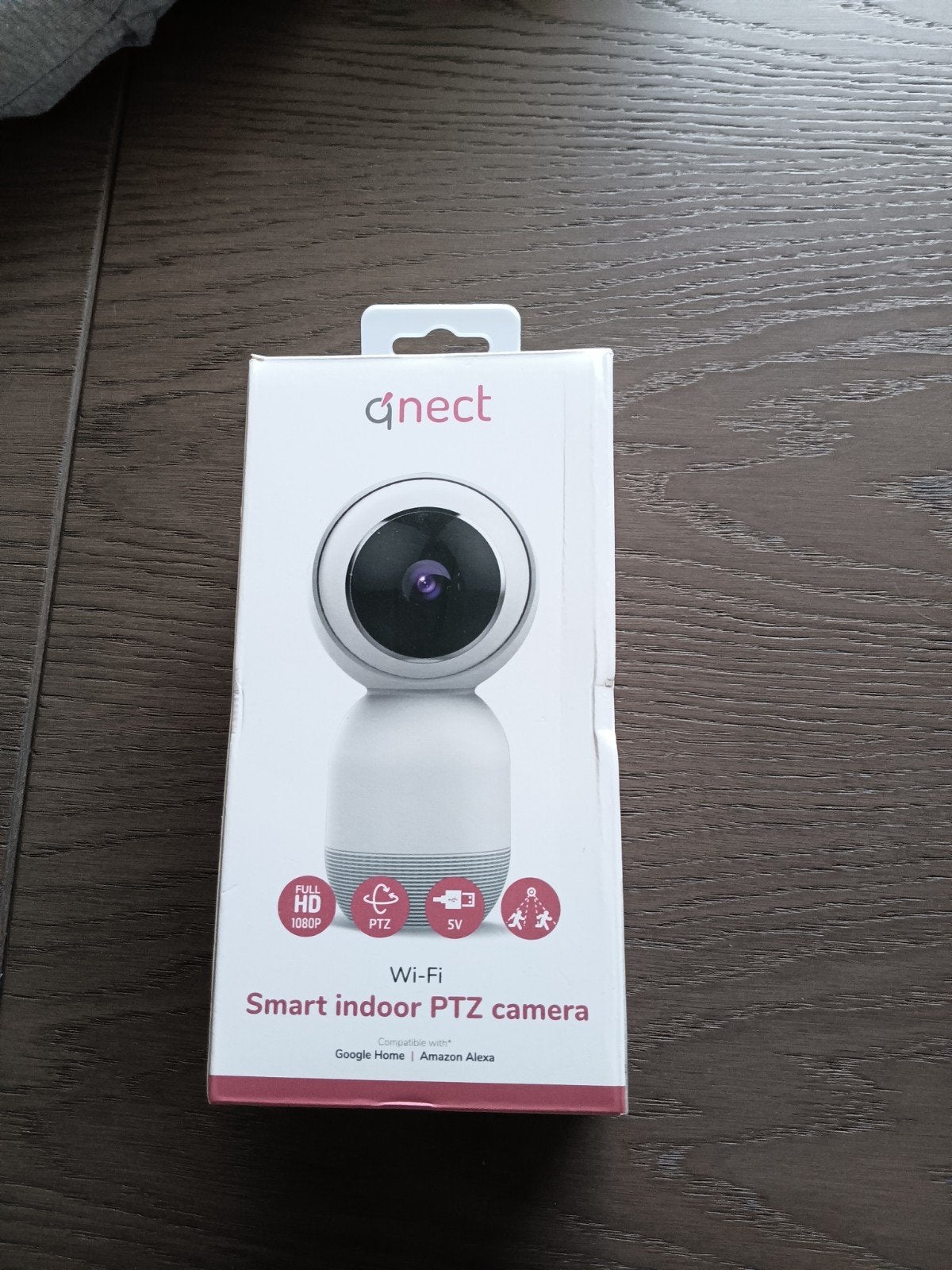 Qnect indoor beveiligingscamera, Ophalen of Verzenden, Zo goed als nieuw, Binnencamera
