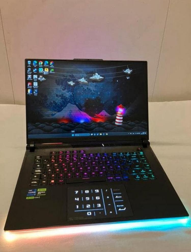 ASUS ROG STRİX SCAR 16 ( İ9-13980hx+Rtx 4080 ), Computers en Software, Windows Laptops, Ophalen, Met videokaart, Zo goed als nieuw