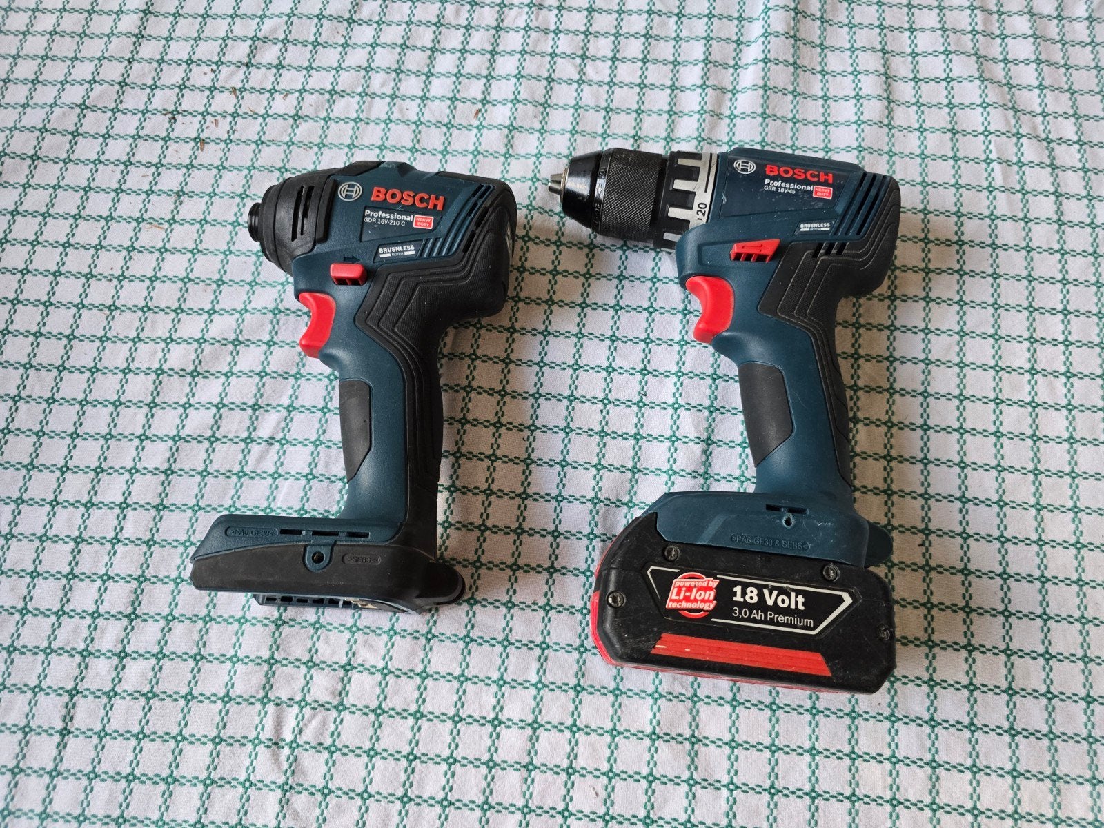 Bosch Professional 18V Accuboormachine en Slagmoersleutel, Variabele snelheid, Ophalen of Verzenden, Boor- en Schroefmachine, Gebruikt