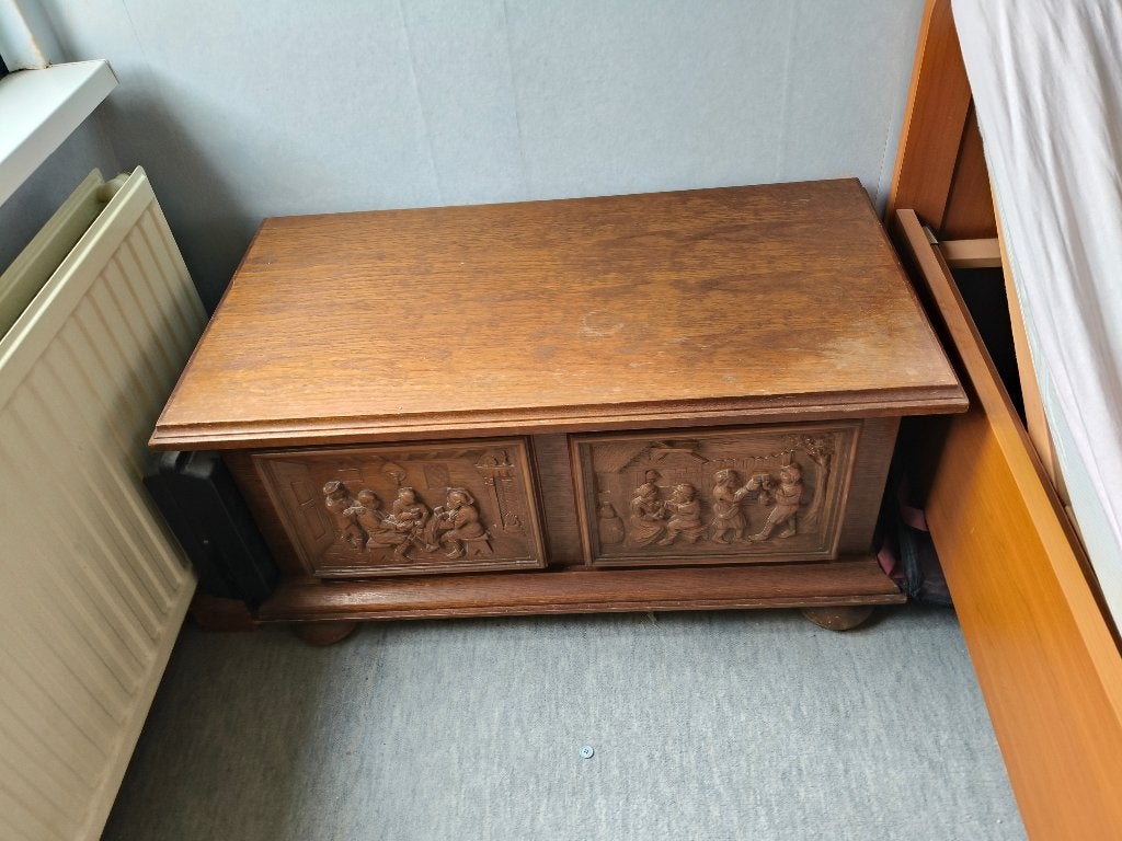 Oude eikenhouten kist met houtsnijwerk, Ophalen, Gebruikt, 100 tot 150 cm, 100 tot 125 cm