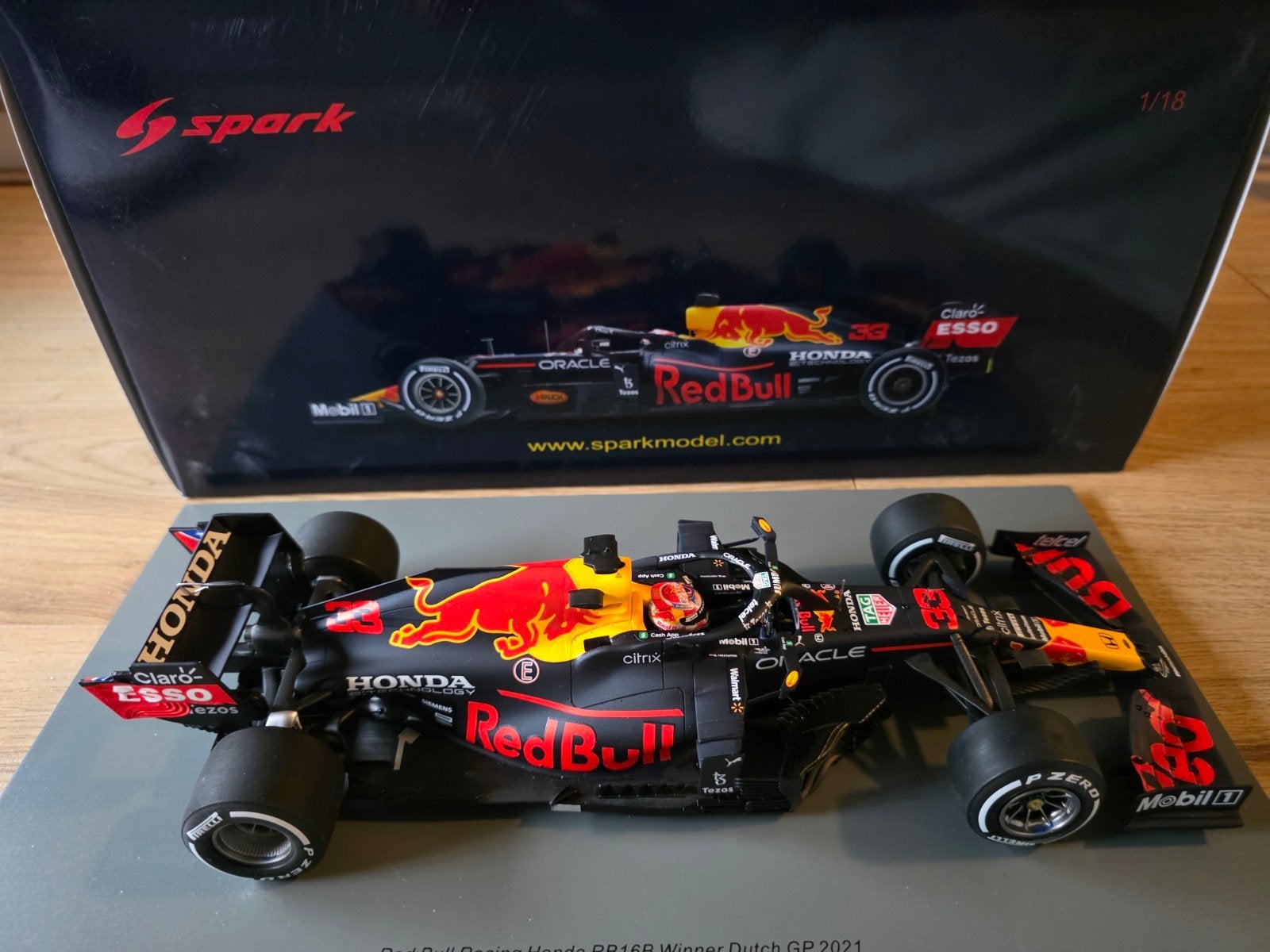 Red Bull Racing Honda RB16B Max Verstappen 2021 1:18, Ophalen of Verzenden