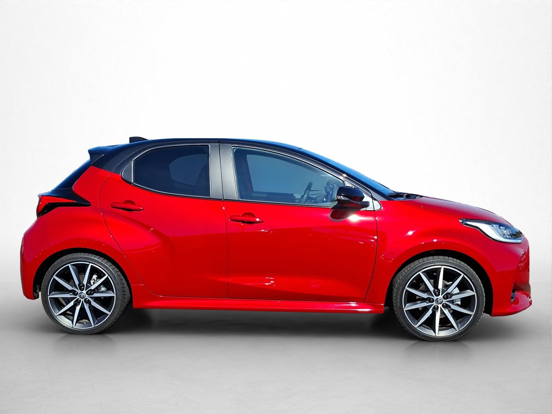 Toyota Yaris 1.5 Hybrid 130 GR Sport Sport Pack (bj 2025), Euro 6, Grijs, Hybride Elektrisch/Benzine, Yaris