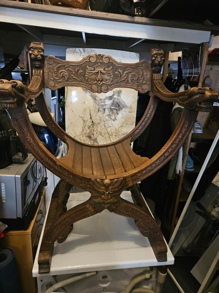 antiekstoel leeuwenkop stoel van antiek, Ophalen