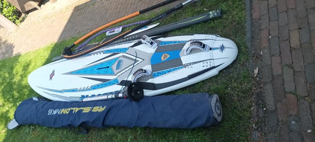 Naish 130 Free Ride, compleet., Ophalen, Complete set, Met vin(nen), 7 m² of meer