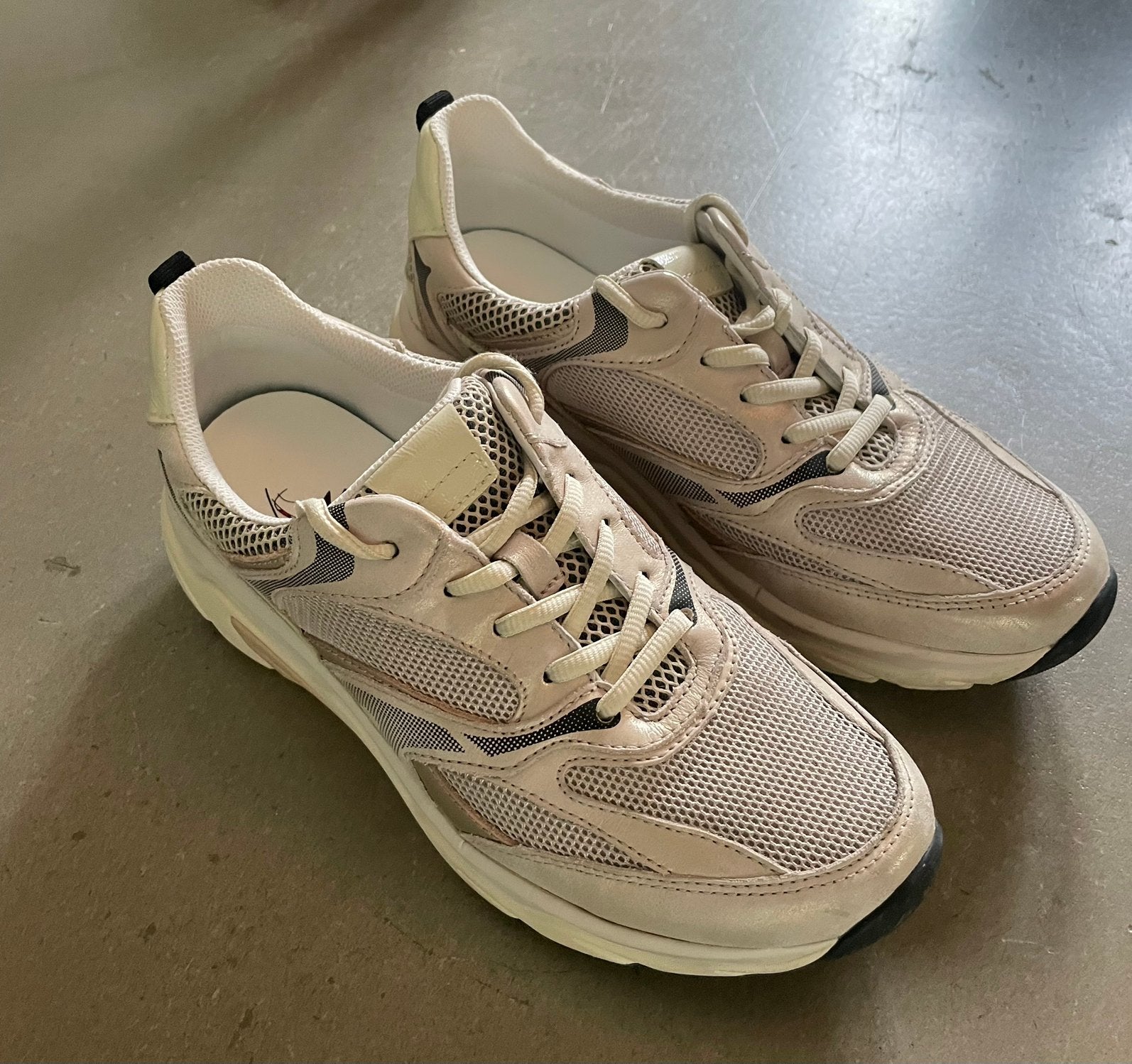 Zo goed als nieuwe Gabor Rollingsoft sneakers maat 39, Beige, Gabor, Ophalen of Verzenden, Sneakers of Gympen