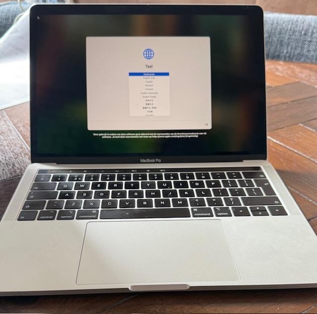 MacBook Pro 13 inch met touchbar, Computers en Software, Apple Macbooks, 256 GB, 2 tot 3 Ghz, Qwerty, 8 GB