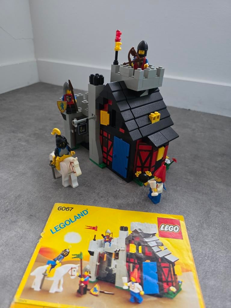 Lego 6067 Guarded Inn - Compleet met instructies, Gebruikt, Lego, Compleet, Ophalen of Verzenden