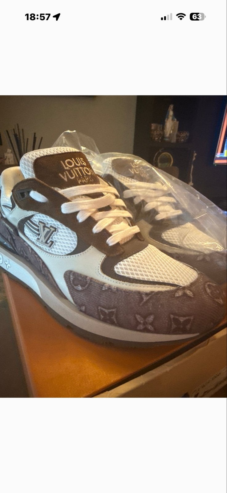 €100 vast  Louis Vuitton Run Away  maat 47 valt kleiner, Ophalen, Nieuw, Bruin, Sneakers of Gympen
