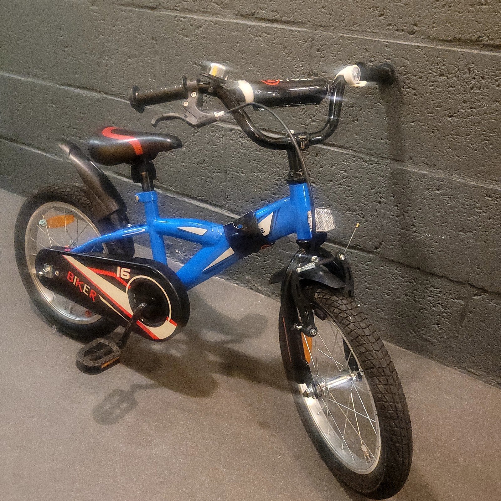Kinderfiets 16 inch blauw – nette staat
Beschrijving:
Mooie, Ophalen, Gebruikt, Terugtraprem, 16 tot 20 inch