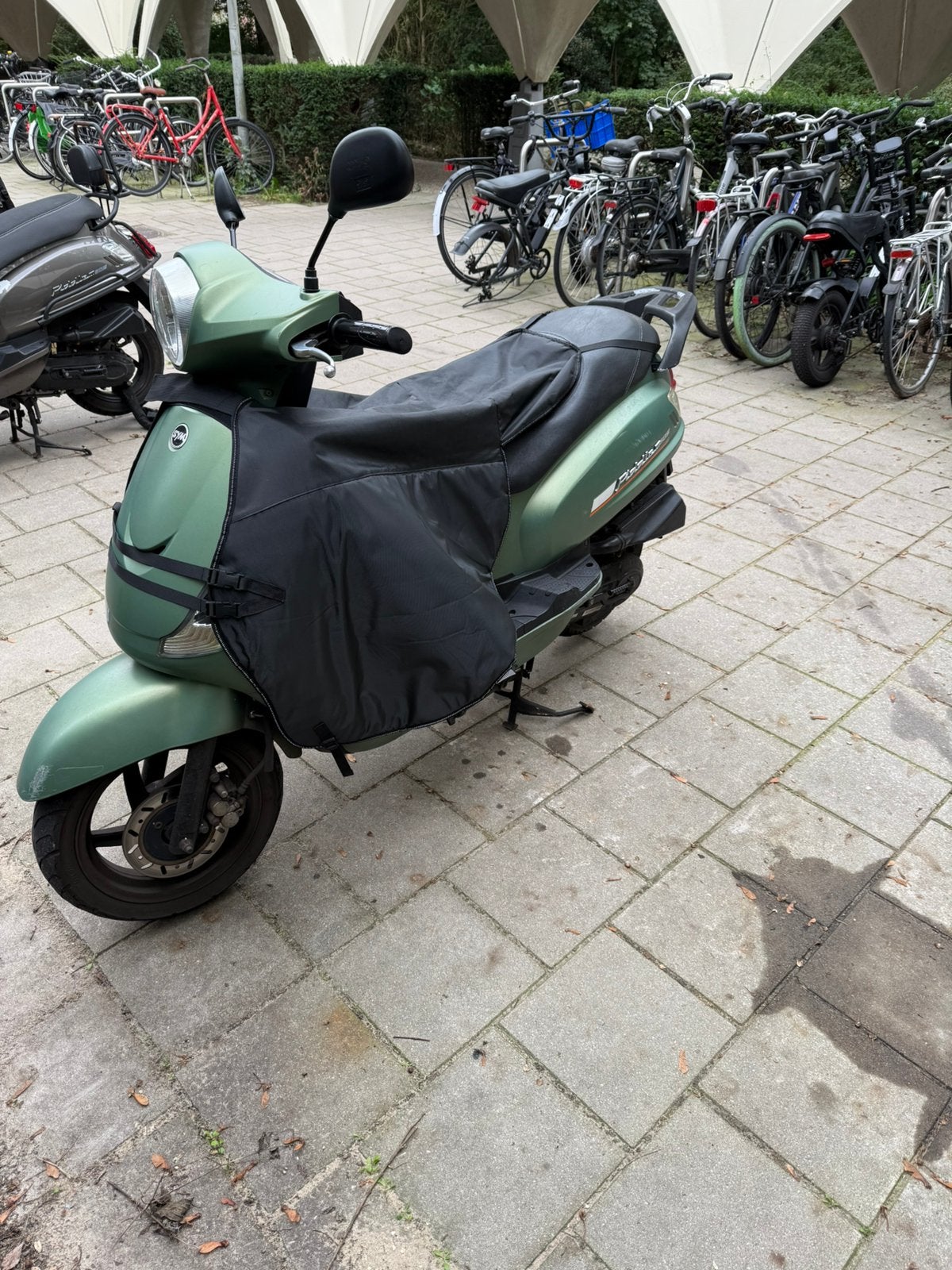Universeel beenkleed voor bromfietsen Vespa,SymFiddle,Kymco), Overige merken, Elektrisch, Ophalen of Verzenden, Zo goed als nieuw