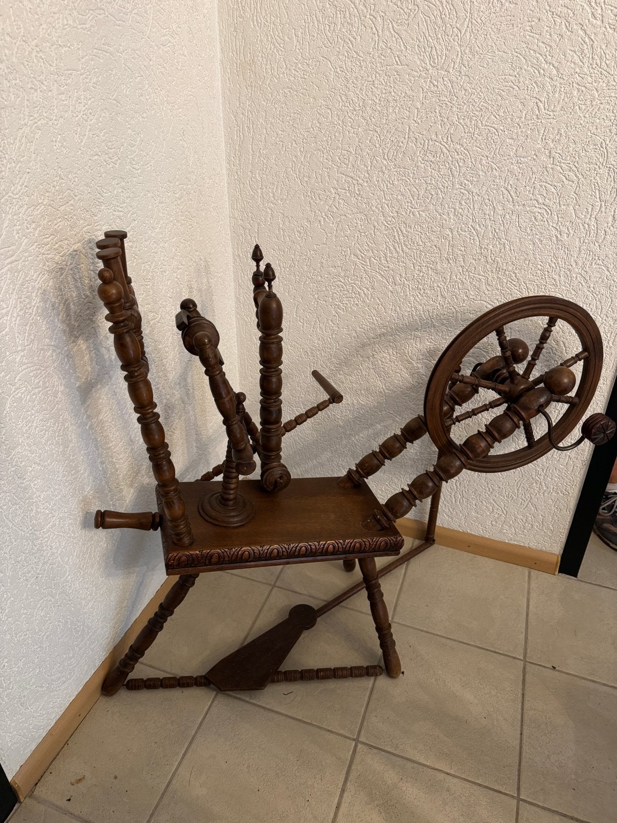 Antiek Spinnewiel - Decoratief en Functioneel, Ophalen, Gebruikt, Spinnewiel