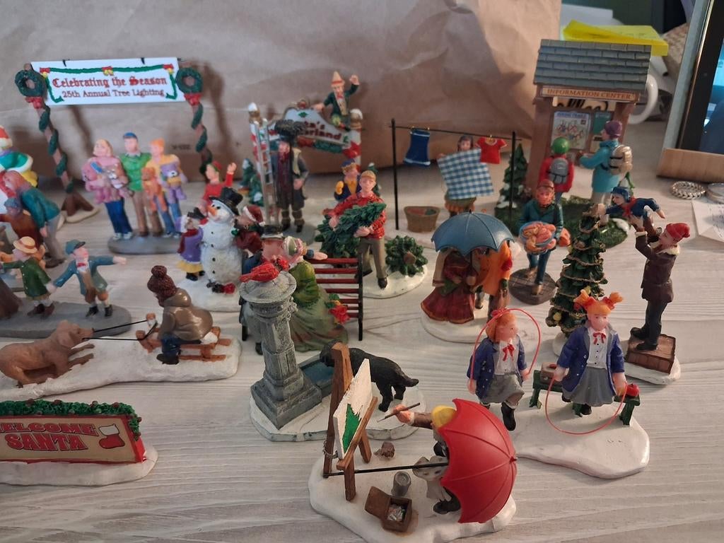 Kerstdorp figuurtjes, diverse poppetjes en accessoires, Ophalen of Verzenden