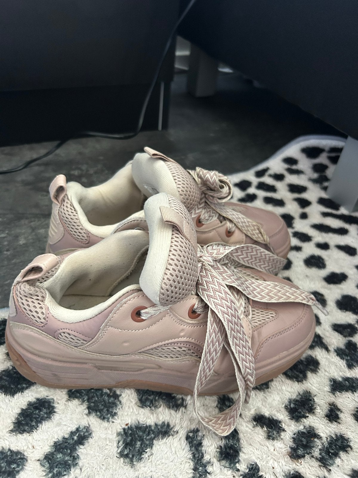 Roze OXMOX sneakers maat 36, Kleding | Dames, Schoenen, Ophalen, Gedragen, Roze, Sneakers of Gympen