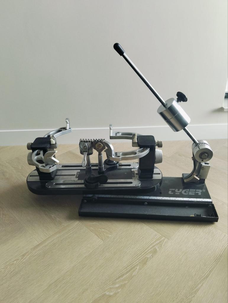 Bespanmachine tyger, Sport en Fitness, Tennis, Ophalen of Verzenden, Racket, Overige merken, L00