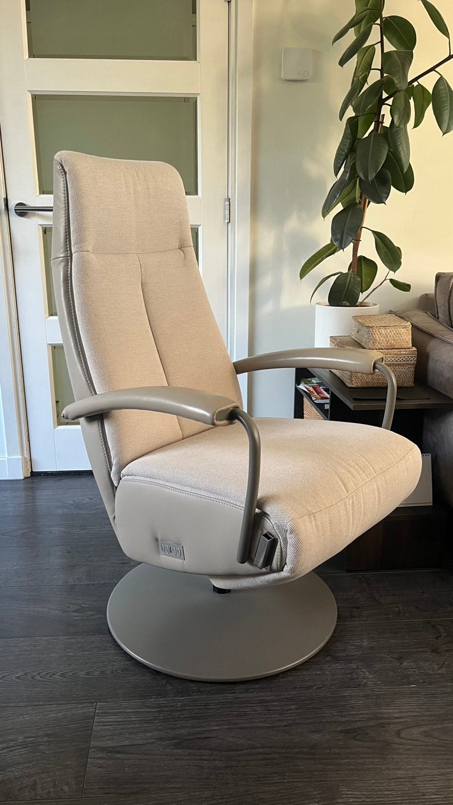 Prominent Relaxfauteuil C-100 Op Accu Taupe Grijs L XL, Huis en Inrichting, Ophalen, Minder dan 75 cm, Zo goed als nieuw, Stof