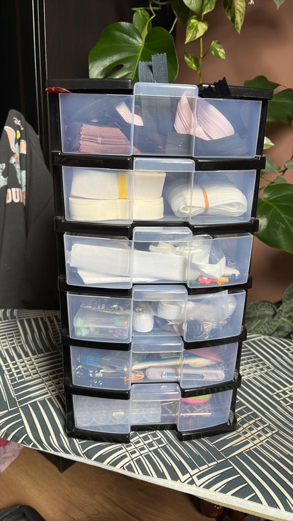 Mega  naai en craft set, fournituren en tools, Hobby en Vrije tijd, Naaien en Fournituren, Ophalen, Zo goed als nieuw, Knoop of Knopen