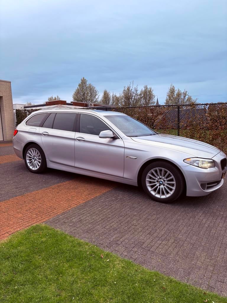 BMW 5-Serie 523I zilvermetallic  ZEER NET!, Auto's, BMW, Particulier, 5-Serie, Benzine, Euro 1, B, Stationwagon, Automaat, Geïmporteerd