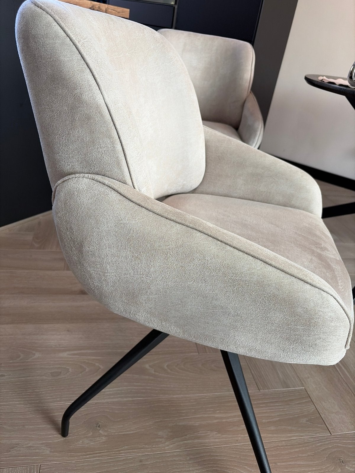 4x Beige Eetkamerstoelen Lusby (Profijt Meubel) - Z.G.A.N., Ophalen, Overige kleuren, Zo goed als nieuw, Vier