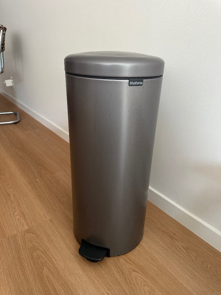 Brabantia donker grijze prullenbak newIcon 30 liter platinum, Ophalen, Overige materialen, Gebruikt, Met pedaal