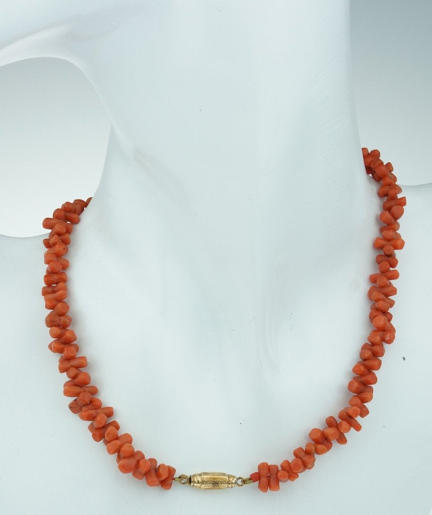 Bloedkoraal antieke ketting 14k gouden fraai pijp slot dames