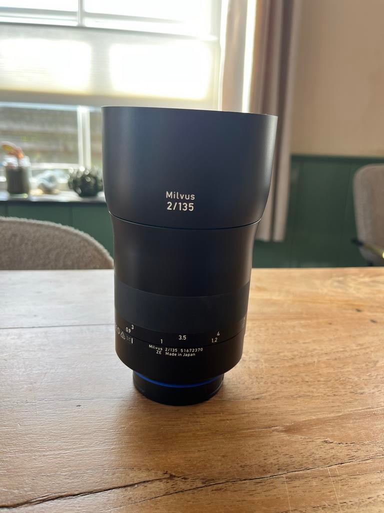 Zeiss Milvus 2/135 lens, Ophalen of Verzenden, Gebruikt, Telelens