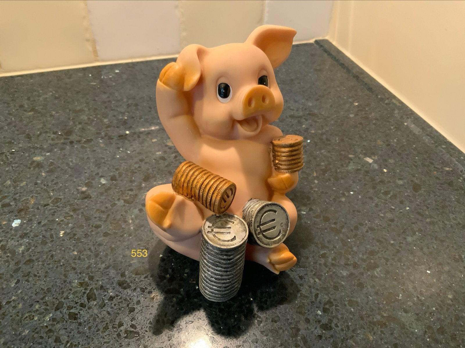 Leuk spaarvarken met munten, Verzamelen, Spaarpotten, Gebruikt, Dier, Steen, Aardewerk of Keramiek, Ophalen of Verzenden