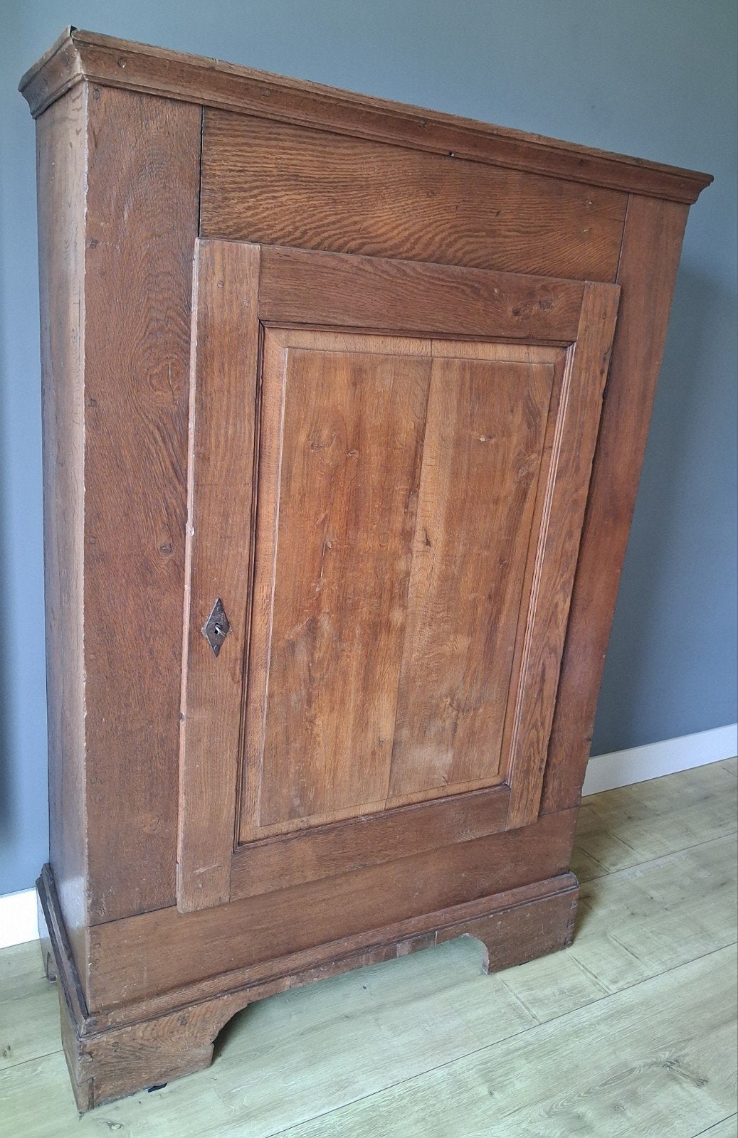 oud eiken kast (middel groot), Ophalen
