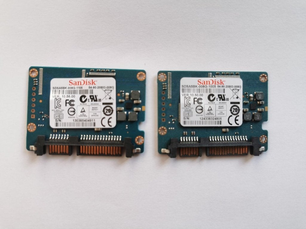 SanDisk half-slim SATA solid-state drives x 2 - Zie fotos, Sandisk, Ophalen of Verzenden, Desktop, SSD