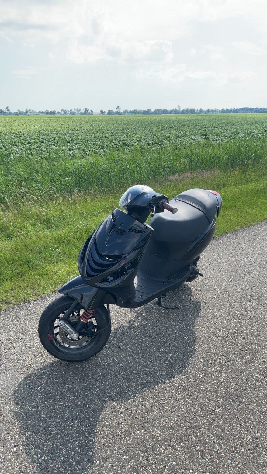 Zip - 70cc - 2022, Fietsen en Brommers, Scooters | Piaggio, Ophalen, Zo goed als nieuw, Benzine, 70 cc