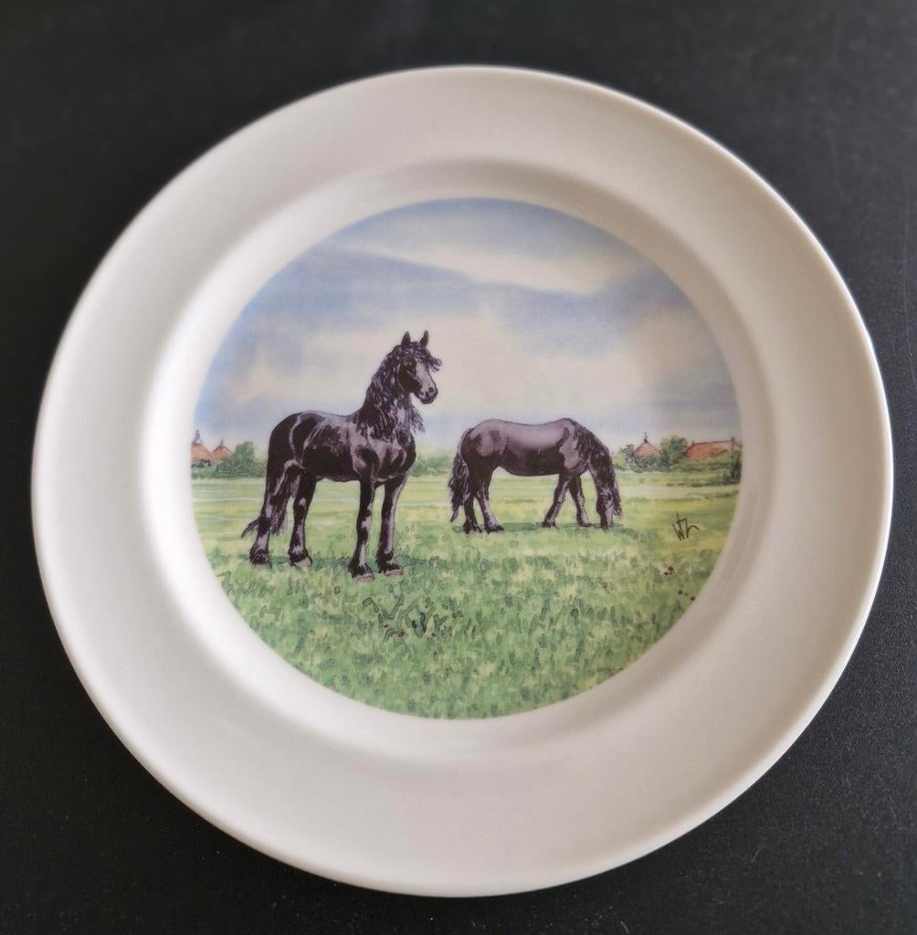 Vier Ontbijtborden Wiebe van der Zee Paarden, Ophalen of Verzenden, Zo goed als nieuw, Bord(en), Overige stijlen
